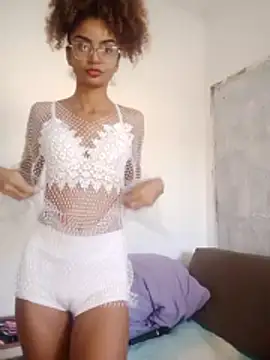 Snapshot of Emanuelle_manu chatting on June 2026 06:10:02 PM Emanuelle manu online show from June 2026 06:10:02 PM