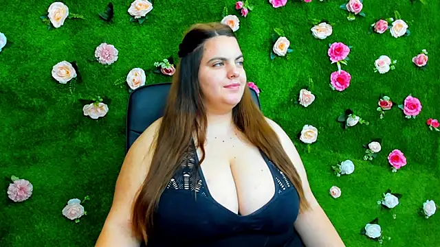 Huge Titties  online show from January 2025 08:36:01 AM