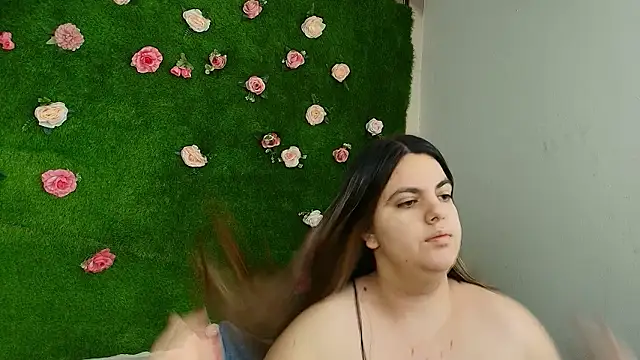 Huge Titties  online show from March 2026 05:02:01 AM