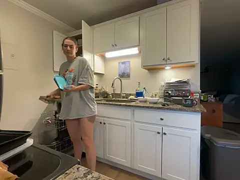 MissSwitch online show from November 2025 01:35:02 PM