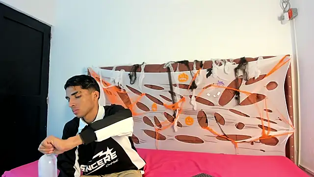 boys yourparty online show from October 2025 01:12:02 PM