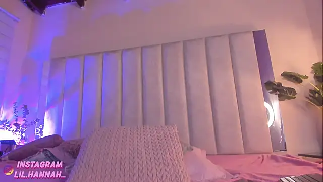 Snapshot of lil_hanna18 chatting on February 2025 10:50:01 AM lil hanna18 online show from February 2025 10:50:01 AM