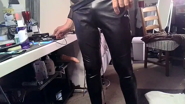 Snapshot of SissyJamie123 chatting on April 2026 06:48:02 PM SissyJamie123 online show from April 2026 06:48:02 PM