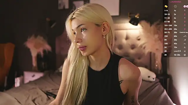 LolaStifler online show from February 2025 08:53:02 PM