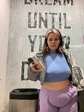 SuzieMurray online show from February 2025 11:12:02 AM