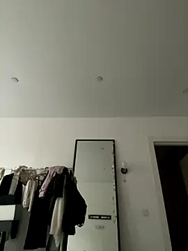 SuzieMurray online show from December 2025 07:17:01 AM