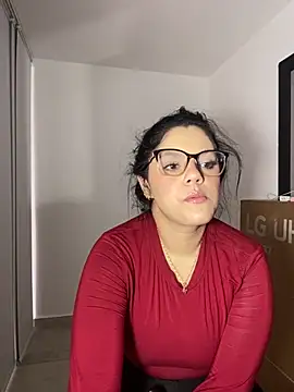 kimberlyhills1 online show from November 2025 06:21:01 PM