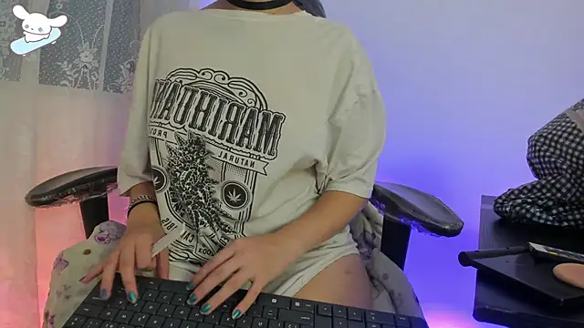 AlexaFoxy18 online show from October 2025 07:31:02 AM