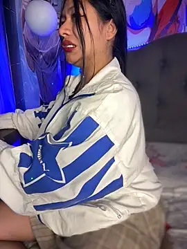 Im Little online show from October 2025 03:40:01 AM