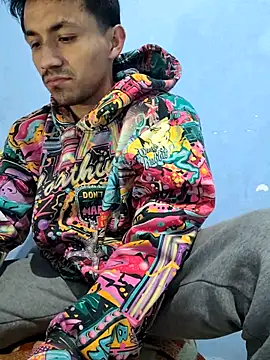 charlesss19 online show from November 2025 11:54:01 AM