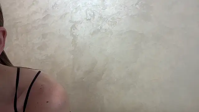 CaitlinaJayne23 online show from April 2026 03:58:01 AM