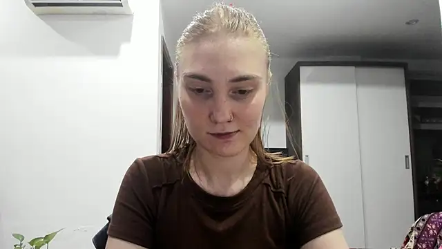 ReddHotPipper online show from June 2026 04:52:02 PM