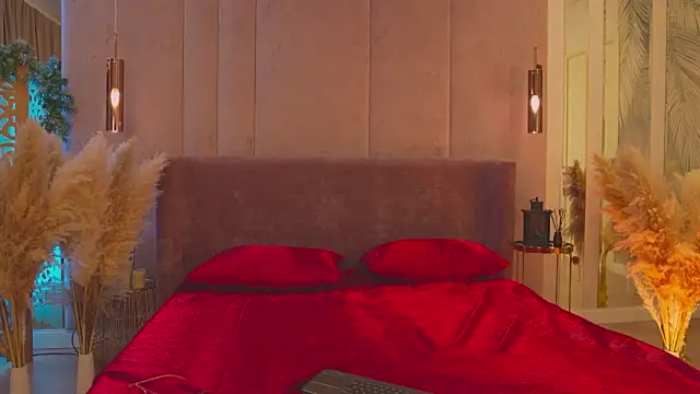 Smiley Mia online show from April 2026 05:05:01 AM