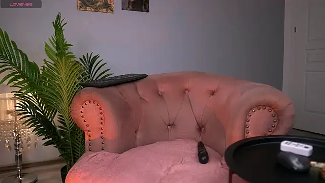 Snapshot of SerenaGrantt chatting on October 2025 06:24:01 PM SerenaGrantt online show from October 2025 06:24:01 PM