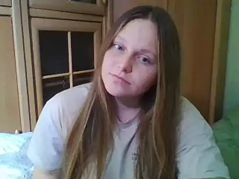 Evasapples online show from December 2024 12:40:02 AM
