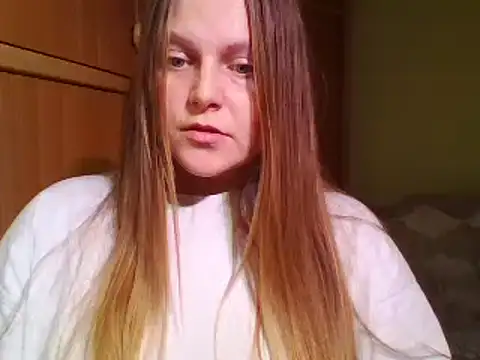 Evasapples online show from December 2024 01:55:02 PM