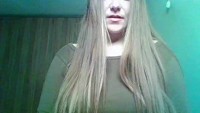 Evasapples online show from March 2026 09:51:01 PM