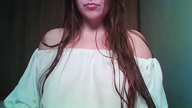 Snapshot of Evasapples chatting on May 2026 12:32:01 PM Evasapples online show from May 2026 12:32:01 PM