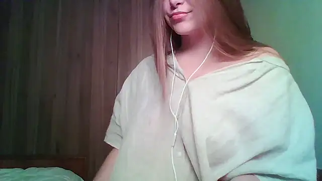 Snapshot of Evasapples chatting on May 2026 09:08:01 PM Evasapples online show from May 2026 09:08:01 PM