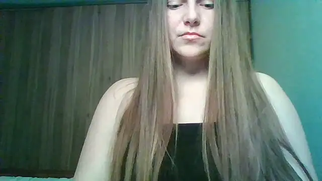 Snapshot of Evasapples chatting on May 2026 08:03:02 PM Evasapples online show from May 2026 08:03:02 PM
