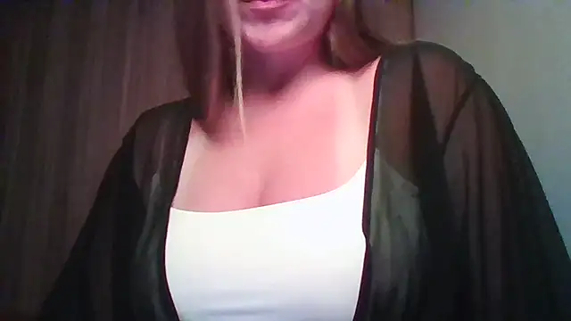 Snapshot of Evasapples chatting on May 2026 04:59:02 PM Evasapples online show from May 2026 04:59:02 PM