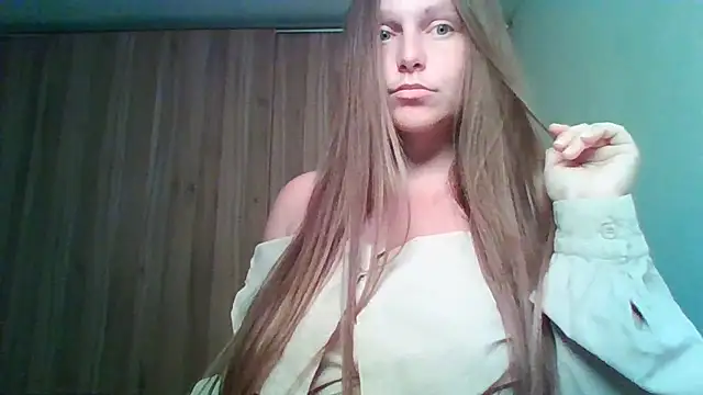 Snapshot of Evasapples chatting on June 2026 06:53:01 PM Evasapples online show from June 2026 06:53:01 PM