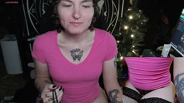 BrandiWRLD 999 online show from December 2024 06:25:01 PM