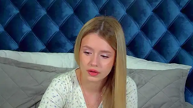 MilanaBalmain online show from March 2026 04:42:01 AM