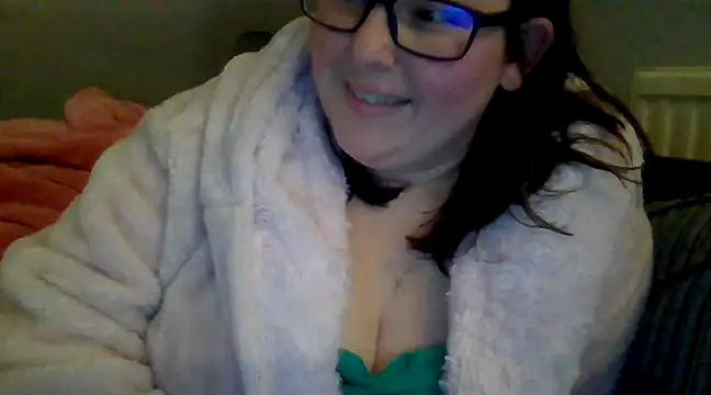 Curvy-Clare-30 online show from December 2024 06:50:01 PM