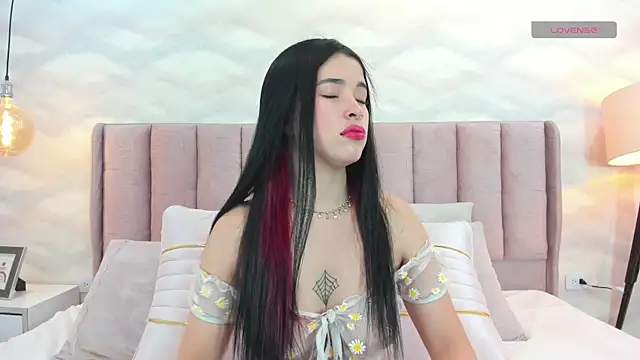 im nika  online show from January 2025 01:32:01 PM