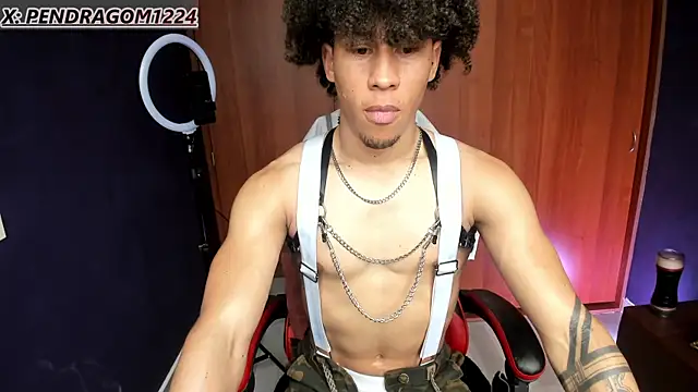 Pendragon1224 online show from June 2026 03:33:01 PM