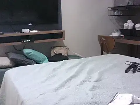 Snapshot of pornstarbrezillian chatting on February 2025 10:43:01 PM pornstarbrezillian online show from February 2025 10:43:01 PM