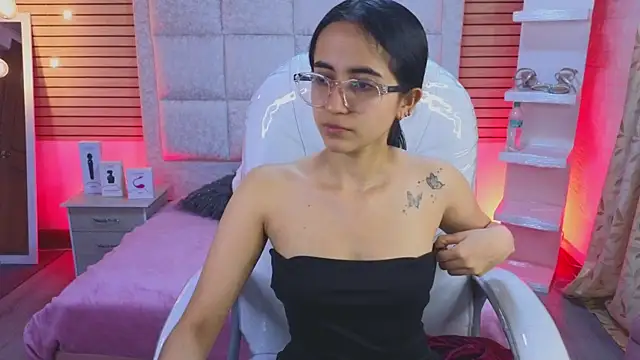 Mia Fischer online show from April 2026 11:27:01 AM