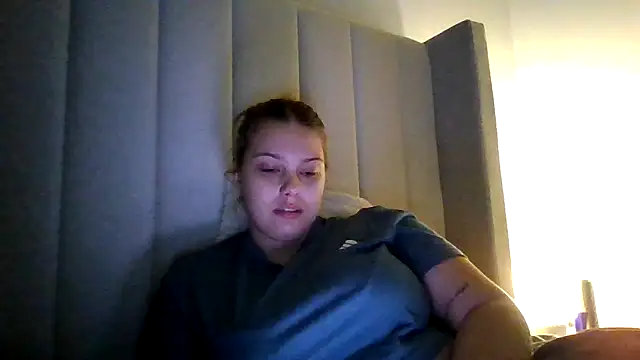 Krystal Tx online show from October 2025 06:41:02 PM