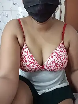 Snapshot of EeshaBhabi chatting on June 2026 07:47:02 AM EeshaBhabi online show from June 2026 07:47:02 AM