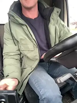 Snapshot of AlexGWoW chatting on January 2025 11:42:02 AM AlexGWoW online show from January 2025 11:42:02 AM