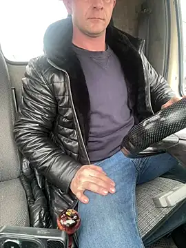 Snapshot of AlexGWoW chatting on January 2025 11:15:02 AM AlexGWoW online show from January 2025 11:15:02 AM