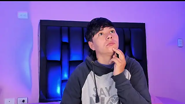 AbbySmiitth  online show from March 2025 12:09:01 PM