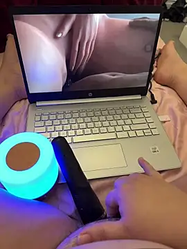 yourcutesarah online show from October 2025 11:39:02 AM