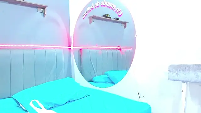 minimi naty online show from December 2024 01:53:02 PM