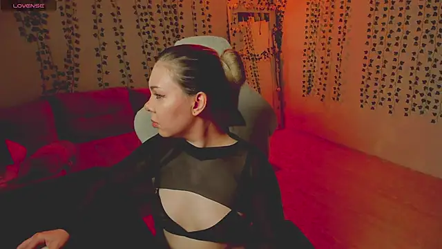 whoa-hoa-hoa-hoa-hoa online show from April 2026 06:49:02 PM