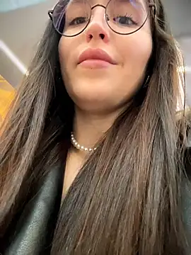 meow girl online show from April 2026 10:21:02 AM