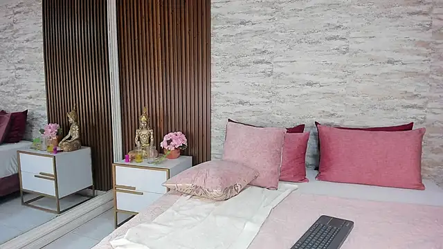 MadisonHunter2024 online show from January 2025 10:38:01 PM