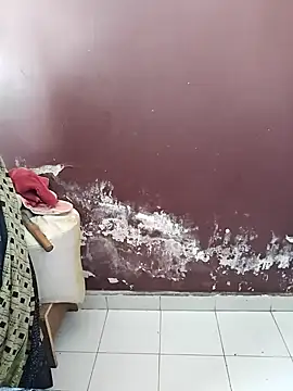 Snapshot of milf-kaira chatting on December 2024 05:04:02 AM milf-kaira online show from December 2024 05:04:02 AM