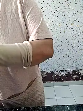 Snapshot of milf-kaira chatting on January 2025 03:15:01 AM milf-kaira online show from January 2025 03:15:01 AM