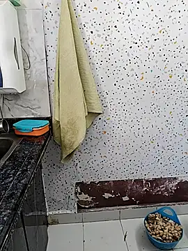 Snapshot of milf-kaira chatting on January 2025 04:04:01 AM milf-kaira online show from January 2025 04:04:01 AM