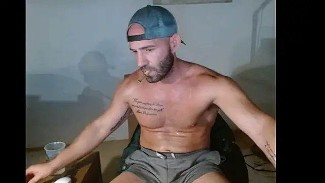 Snapshot of TheNakedPreacher chatting on December 2024 08:38:02 AM TheNakedPreacher online show from December 2024 08:38:02 AM