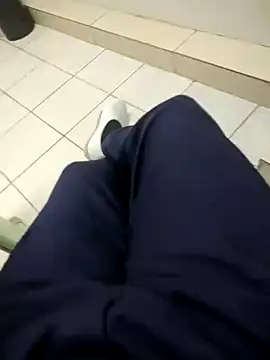 Snapshot of gatmoreno1 chatting on September 2025 05:07:01 PM gatmoreno1 online show from September 2025 05:07:01 PM