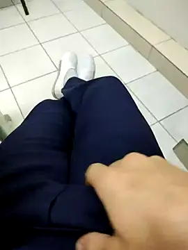 Snapshot of gatmoreno1 chatting on October 2025 04:59:02 PM gatmoreno1 online show from October 2025 04:59:02 PM