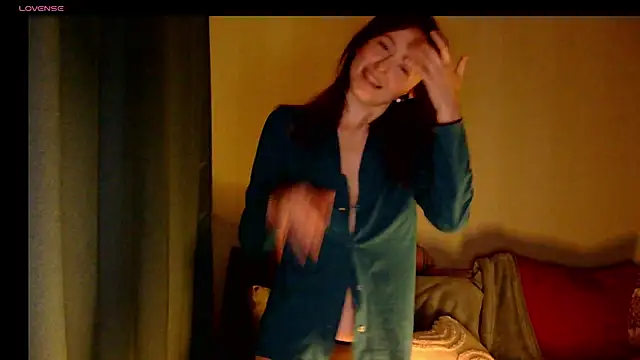 LilyXSky online show from November 2025 02:39:02 PM